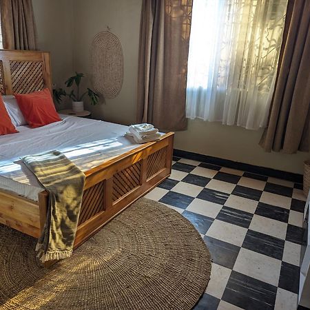 The Lion King Homestay Moshi Luaran gambar