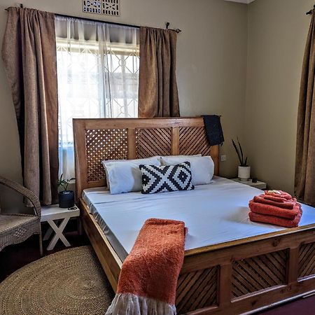 The Lion King Homestay Moshi Luaran gambar