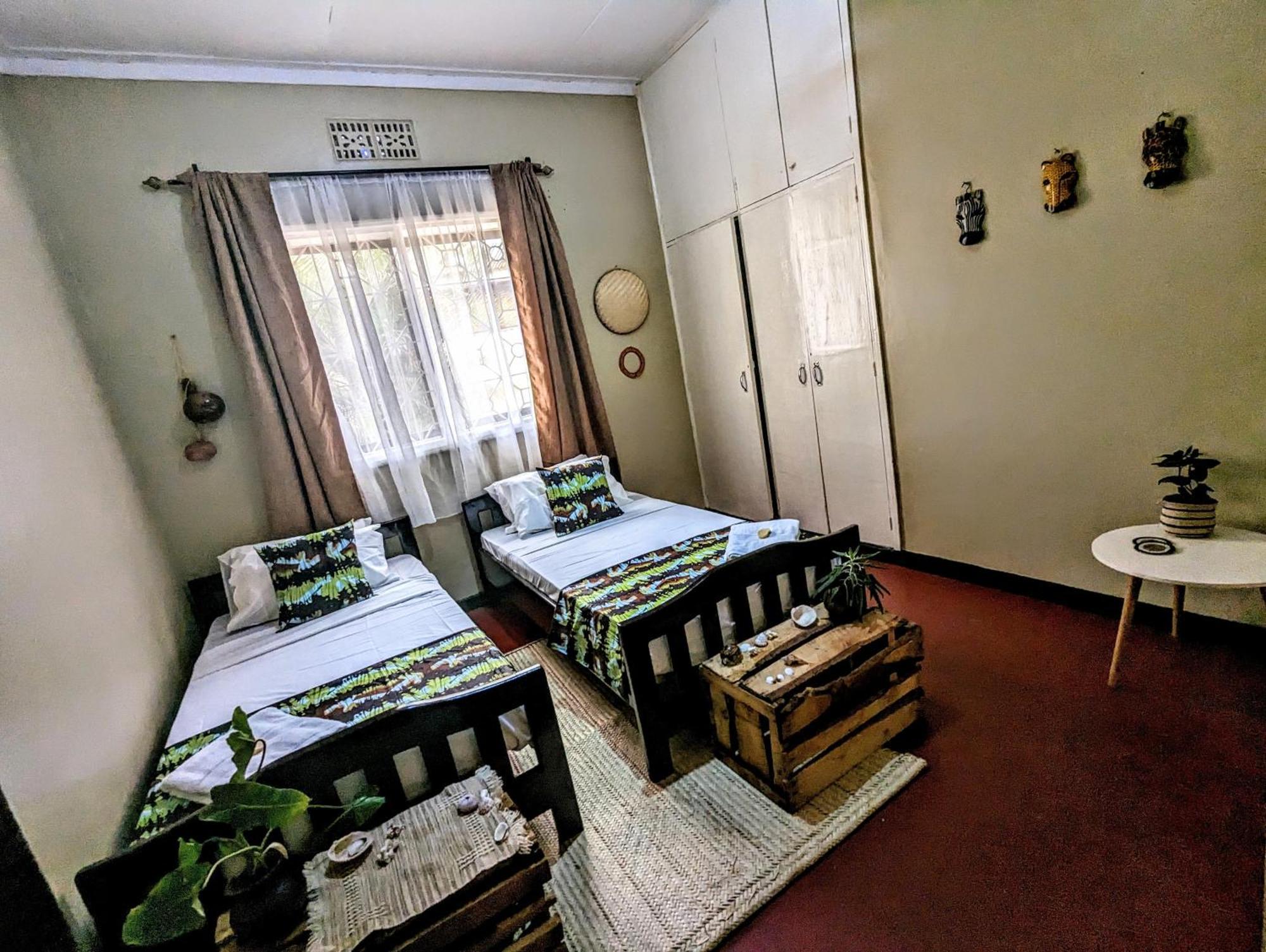 The Lion King Homestay Moshi Luaran gambar