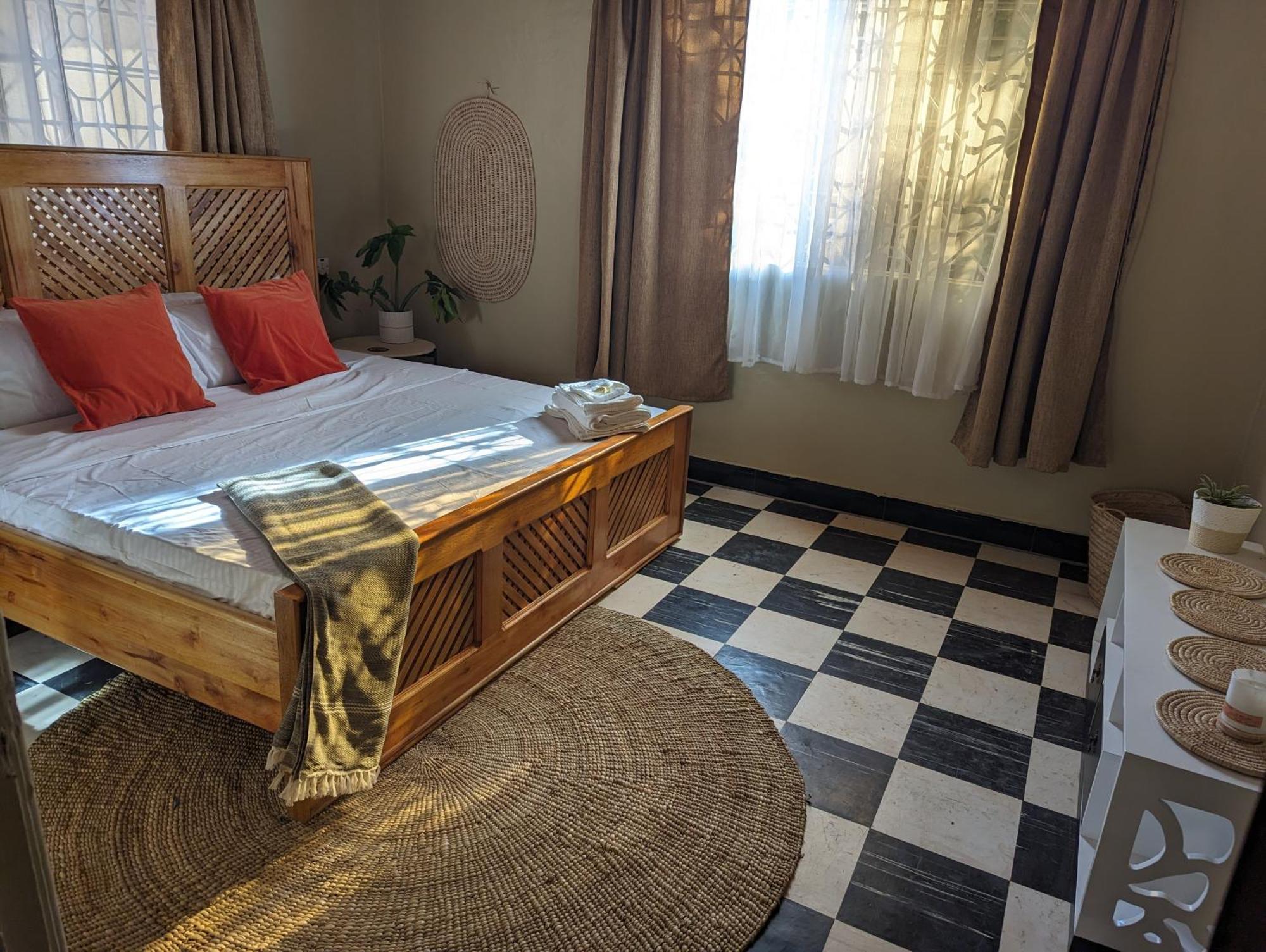 The Lion King Homestay Moshi Luaran gambar
