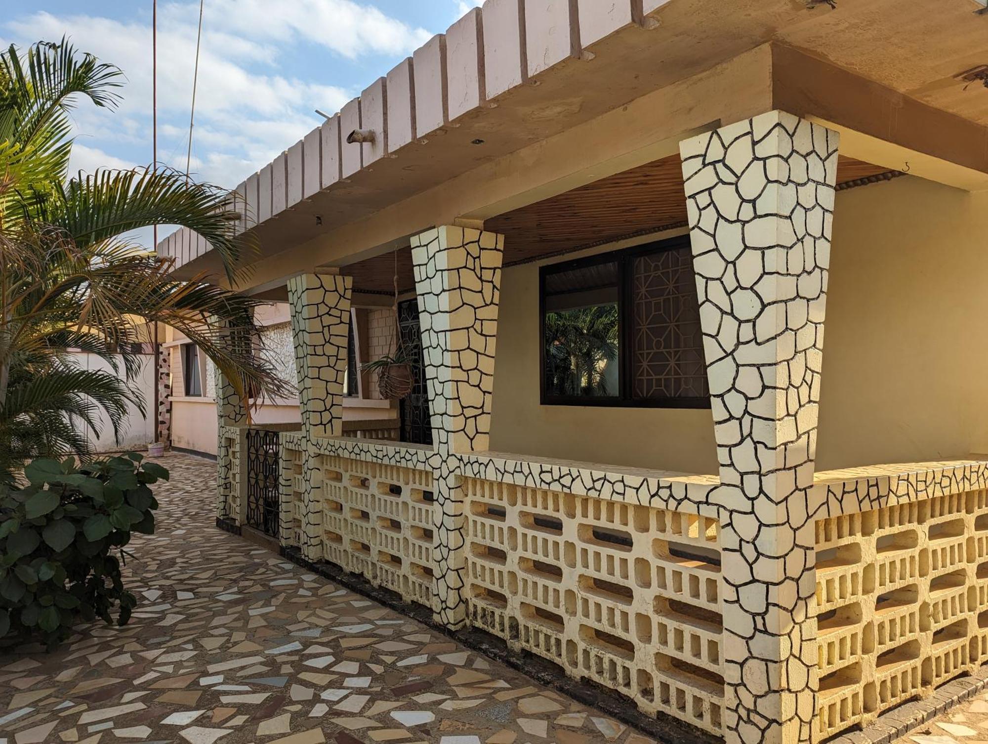 The Lion King Homestay Moshi Luaran gambar